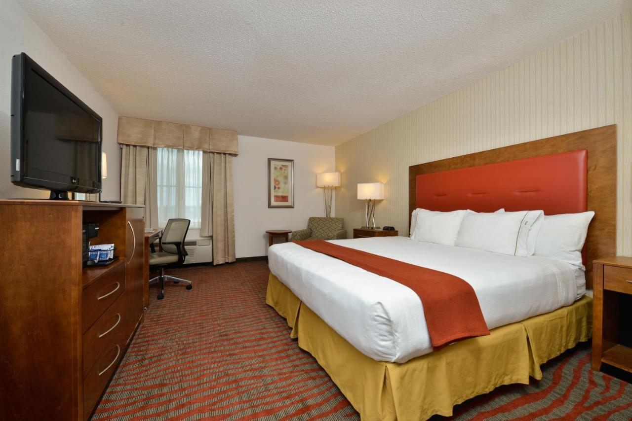 Holiday Inn Express Boston-Milford By Ihg Exterior foto